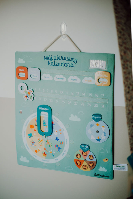 Miękka tablica aktywizująca dla dzieci Kalendarz Lilliputiens