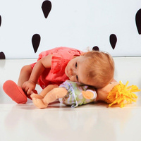 Lalka w zielonej sukience Baby Stella Manhattan