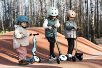 SCOOTANDRIDE Kask + Highwaykick 3 LED hulajnoga składana ze świecącymi kółkami 3+ Zestaw Blueberry