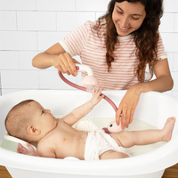 Różowy słonik przenośny prysznic z szybkoschnącym ręcznikiem dla niemowląt Yookidoo