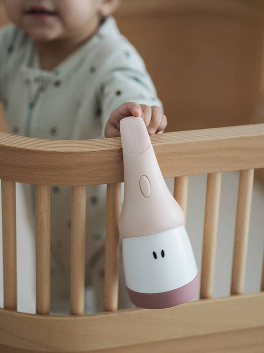 Przenośna lampka nocna LED z latarką Pixie 90h świecenia Pink Beaba
