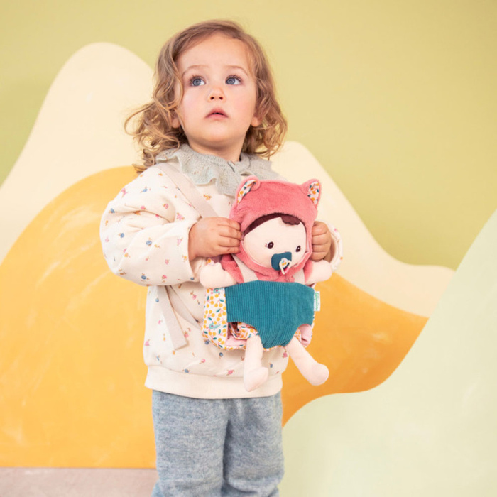 Lalka Jeanne w nosidełku Dzidziuś z akcesoriami 24 cm Lilliputiens