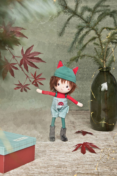 Przytulanka lalka-chłopiec Louis 32cm wysokości w ozdobnym pudełku LILLIPUTIENS