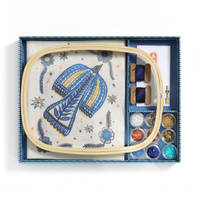 Zestaw artystyczny do stworzenia obrazu na płótnie w drewnianym tamborku Djeco