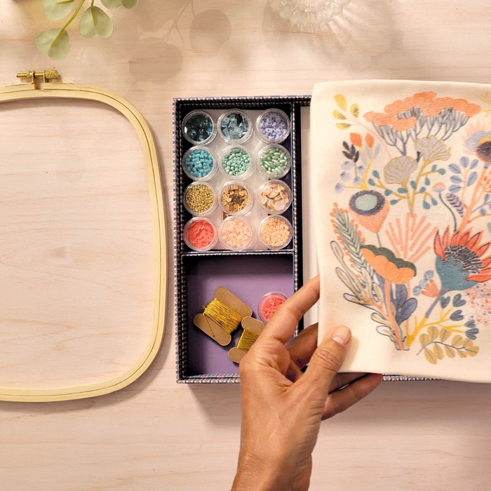 Zestaw artystyczny do haftu koralikowego dla dorosłych Djeco