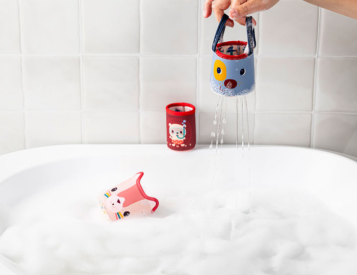 Lilliputiens Zabawka sensoryczna dla niemowląt miękkie Kubeczki do kąpieli Piesek Jules 