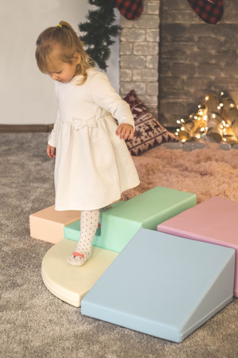 Duże klocki piankowe do wspinaczki i aktywnej zabawy dla dzieci zestaw pastelowy Corner Climber IGLU