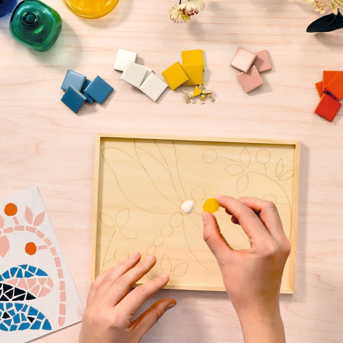 Djeco Zestaw artystyczny z akcesoriami dla dorosłych AGA Atelier 72 Mozaika