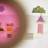 Klocki drewniane dla dzieci sensoryczne przeźroczyste kolorowe Janod