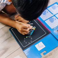 Książeczka ze zdrapywankami Psi Patrol Scratch Art Pad – Skye Melissa and Doug