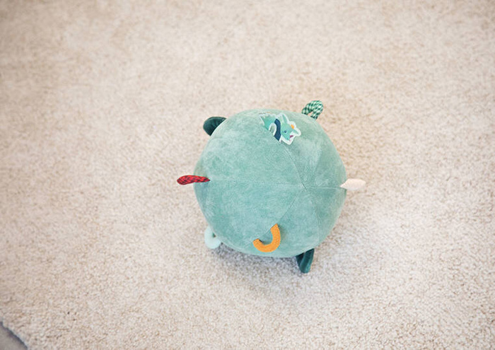 Wielofunkcyjna piłka sensoryczna z pozytywką Smok Joe Lilliputiens