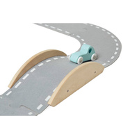 Filcowy tor dla autek z akcesoriami Janod