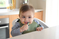 Łyżeczki-gryzaki dla niemowląt zestaw 2 szt Sage green velvet grey Beaba