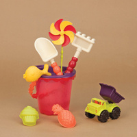 Zestaw do piasku z czerwonym wiaderkiem B.Toys