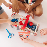 Ambulans drewniany pojazd ratunkowy z akcesoriami Psi Patrol Marshall's Melissa and Doug