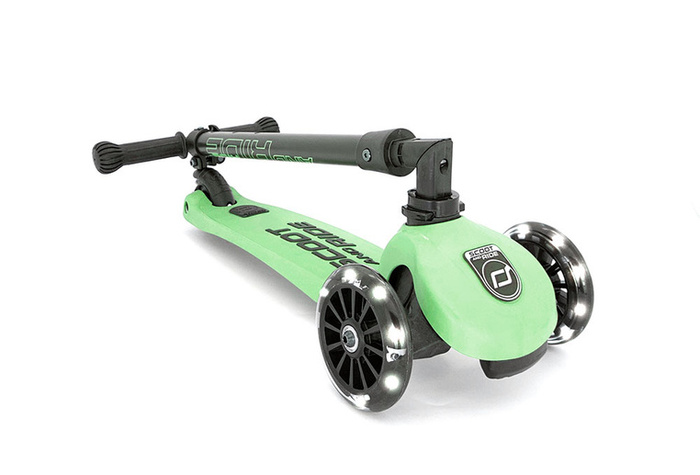 SCOOTANDRIDE Highwaykick 3 LED Hulajnoga składana ze świecącymi kółkami 3+ Kiwi