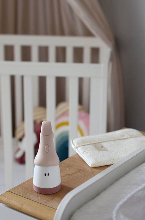 Przenośna lampka nocna LED z latarką Pixie 90h świecenia Pink Beaba