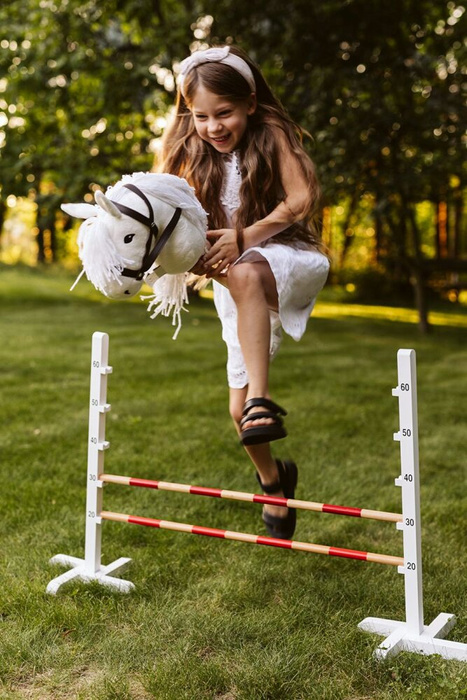 Koń na kiju biały Hobby Horsing Astrup