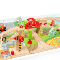 Kolejka drewniana na stole Bigjigs Rail