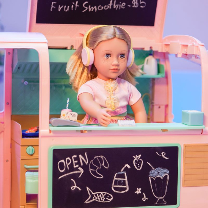 FOOD TRUCK z pełnym wyposażeniem Our Generation