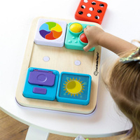 Trzy sensoryczne kwadraty PlayTab Zestaw 4 z kołem zębatym Fat Brain Toy