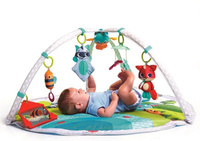Tiny Love Gimnastyka dla bobasów Mata edukacyjna z gryzakami i zabawkami sensorycznymi Zabawa na łące