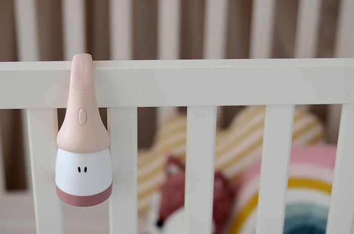 Przenośna lampka nocna LED z latarką Pixie 90h świecenia Pink Beaba