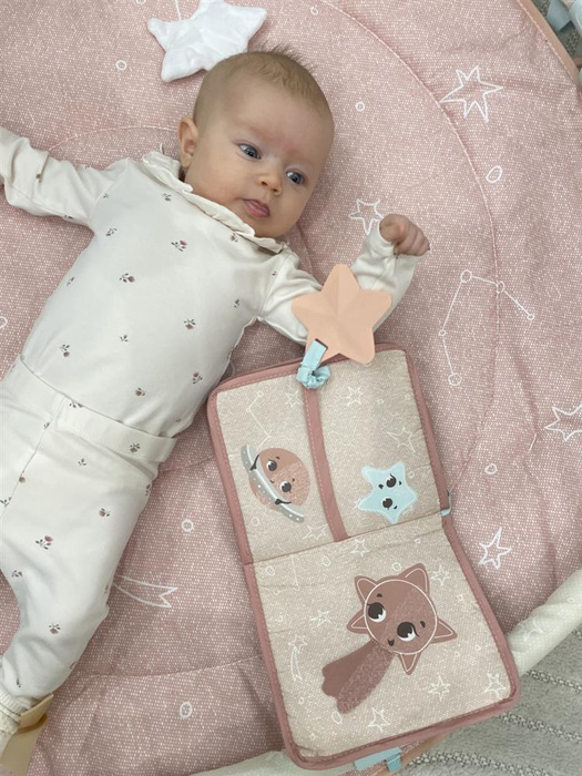 Tiny Love Książeczka z elementami aktywizującymi i sensorycznymi dla dziecka Moje Podróże  Kraina Jednorożca