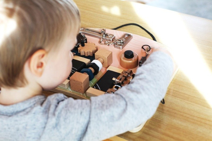 Edukacyjna tablica aktywności motorycznej zamki Small Foot 