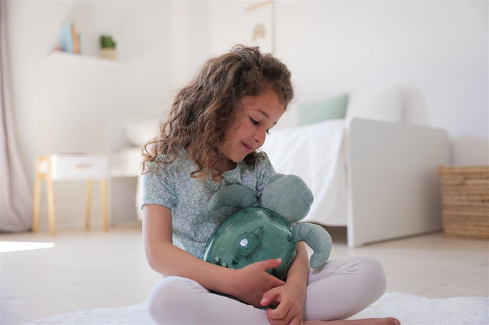 Cloud b®Tranquil Turtle™  Lampka i Pozytywka Żółw podwodny zielony dla niemowląt