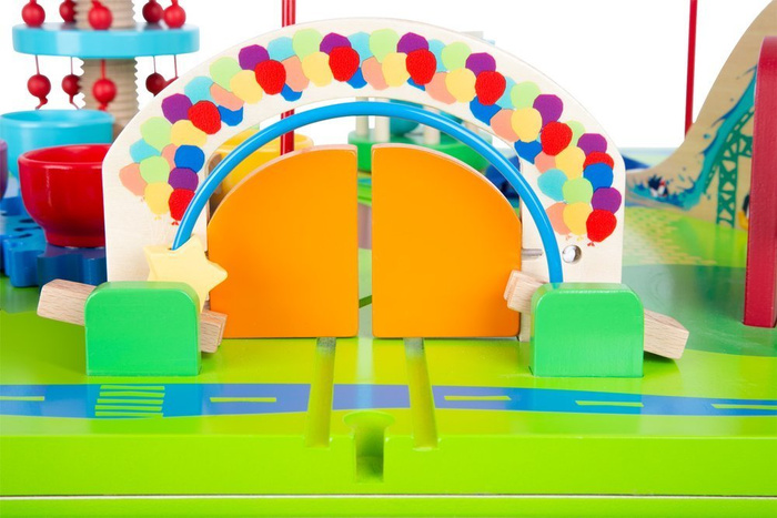 Drewniany stół do zabawy dla dzieci Park rozrywki 3w1 Small Foot