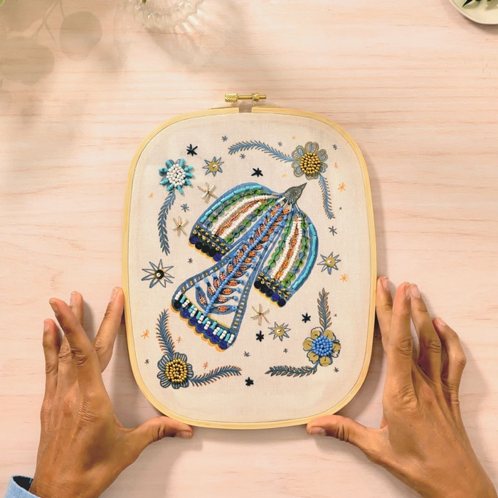 Zestaw artystyczny do stworzenia obrazu na płótnie w drewnianym tamborku Djeco