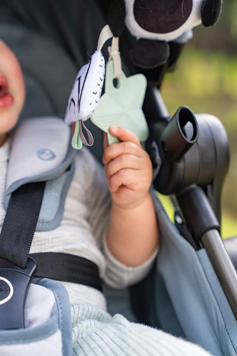 Tiny Love Zawieszka z pozytywką dla niemowląt Tiny Smarts Panda Décor czarno-biała
