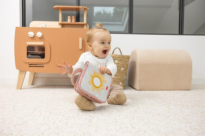 Tiny Love Książeczka z elementami aktywizującymi i sensorycznymi dla dziecka Moje Podróże  Kraina Jednorożca