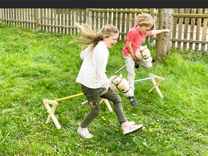 Zestaw drewnianych przeszkód hobby horse Small Foot 
