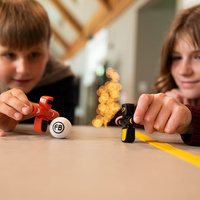 Pomarańczowy Piłkarzyk Foosbots Zestaw dla jednego gracza Fat Brain Toys 