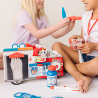 Ambulans drewniany pojazd ratunkowy z akcesoriami Psi Patrol Marshall's Melissa and Doug