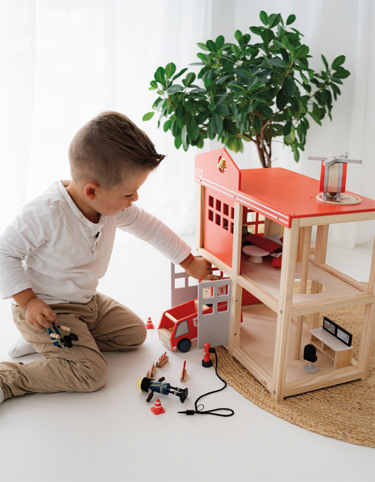 Remiza strażacka XXL z akcesoriami i dźwiękiem Small Foot