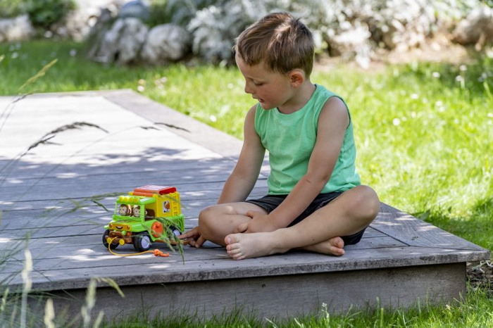 Jeep Safari samochód terenowy z akcesoriami Klorofil