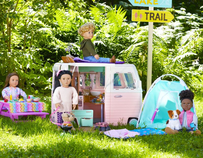 Kamper kempingowy z wyposażeniem 55 elementów Country Cruising Camper Set Our Generation