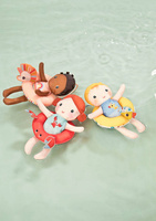 Laleczka z kółkiem do zabawy w wodzie Axelle Lilliputiens