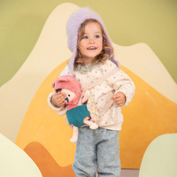 Lalka Jeanne w nosidełku Dzidziuś z akcesoriami 24 cm Lilliputiens