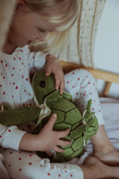 Maskotka obciążeniowa pluszowy żółw terapeutyczny z mini żółwikiem 1,6 kg Astrup