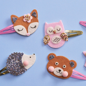 Zestaw kreatywny dla dzieci do tworzenia biżuterii brokatowe spinki do włosów Leśne zwierzątka Janod