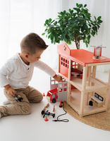 Remiza strażacka XXL z akcesoriami i dźwiękiem Small Foot