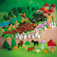Drewniane figurki do zabawy ze zwierzętami farma ranczo las 200 elementów Erzi