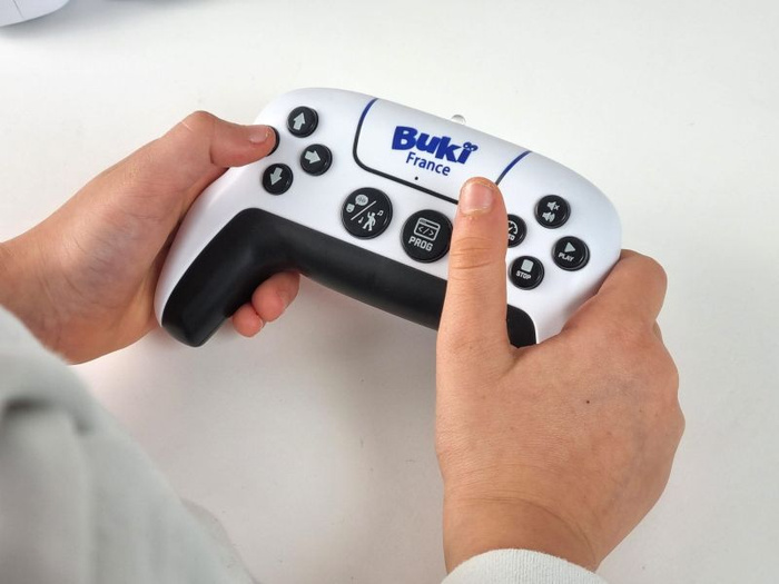 Robot zdalnie sterowany Marko Buki 20 funcji i emocji światło, dźwięk