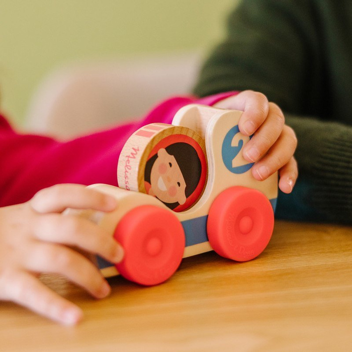 Dwa samochodziki drewniane z krążkami GO Tots Melissa & Doug