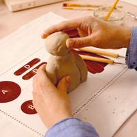 Zestaw artystyczny Modelowanie i rzeźbienie z gliny dla dorosłych .GA Atelier 84 Djeco